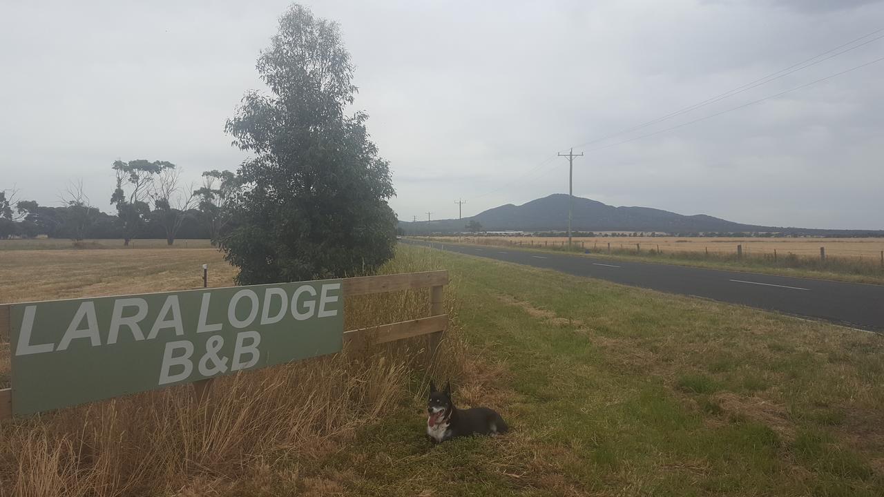 Lara Lodge ภายนอก รูปภาพ
